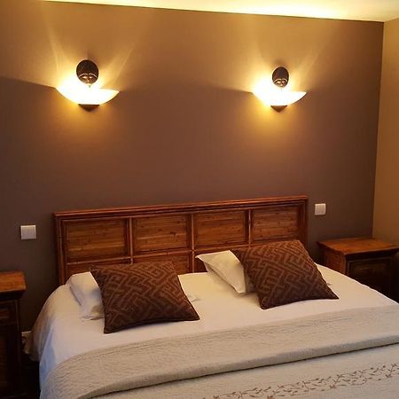 Logis Hotel Les Sapins 르메니 외부 사진