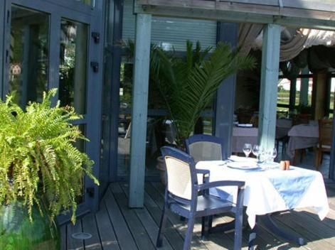 Logis Hotel Les Sapins 르메니 외부 사진