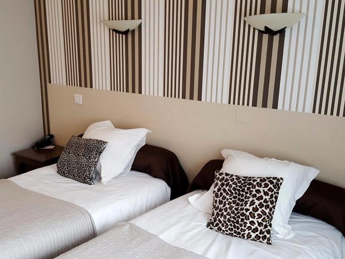 Logis Hotel Les Sapins 르메니 외부 사진