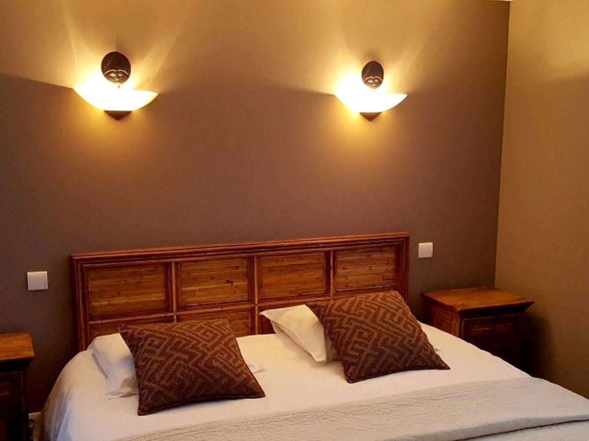 Logis Hotel Les Sapins 르메니 외부 사진