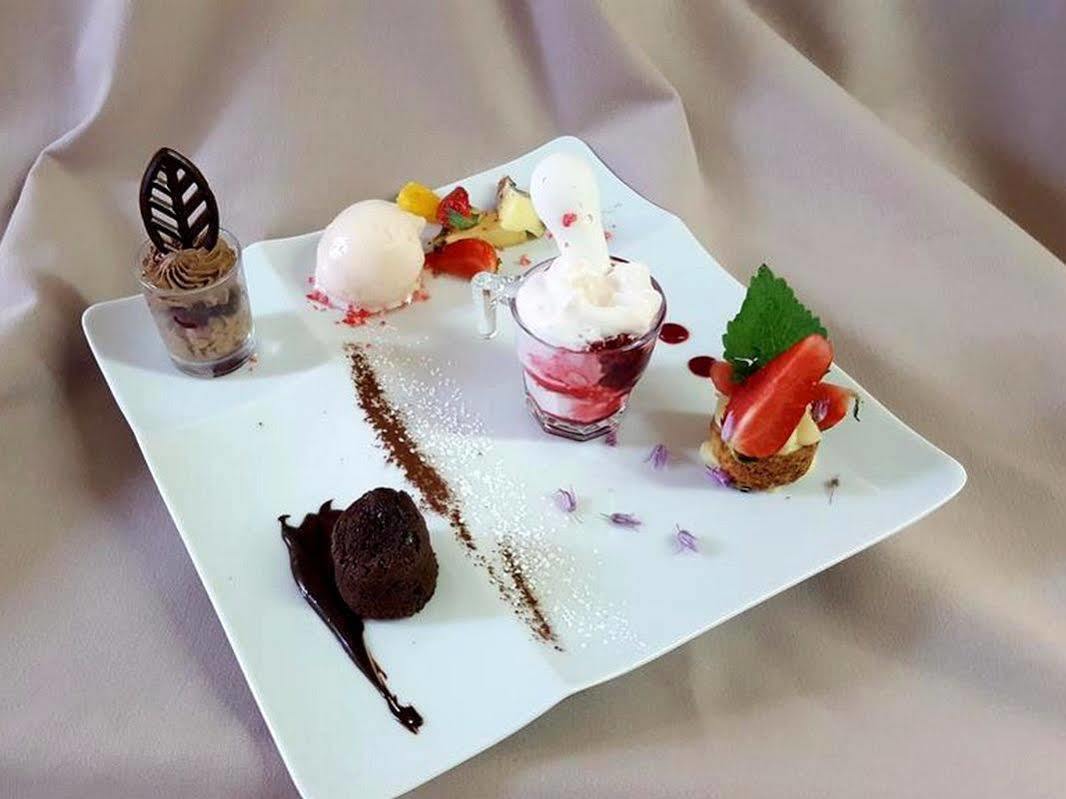 Logis Hotel Les Sapins 르메니 외부 사진