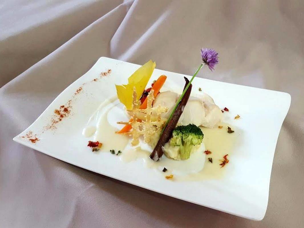 Logis Hotel Les Sapins 르메니 외부 사진